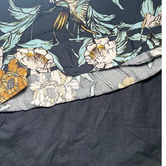 Beautiful Flowy Floral Dress - NWT - Size Medium - Picture 7 of 10